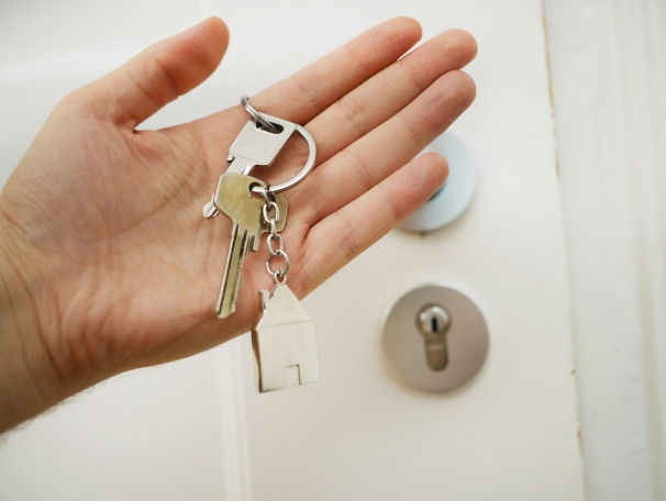 https://DeborahH.StopRentingStartOwning.com